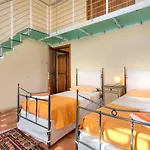 Tenuta Pakravan Papi Apart Otel Riparbella