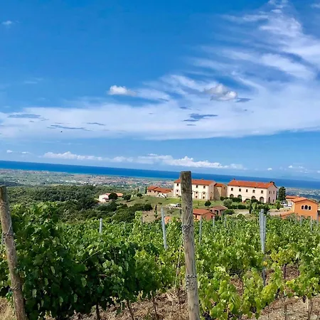 Tenuta Pakravan Papi Aparthotel 4*