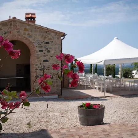 Tenuta Pakravan Papi Aparthotel 4*