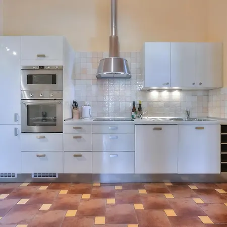 Tenuta Pakravan Papi Riparbella
