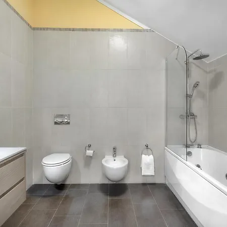Tenuta Pakravan Papi Aparthotel 4*