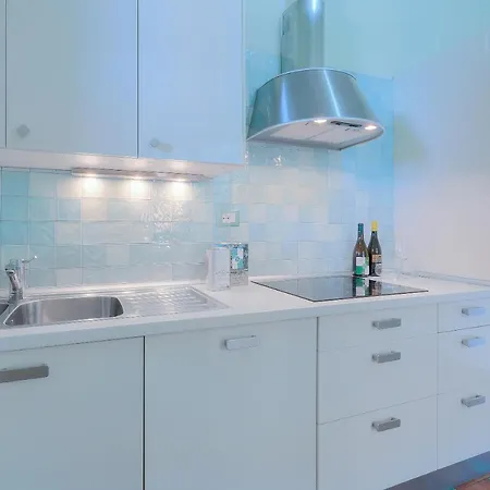 Tenuta Pakravan Papi Aparthotel Riparbella