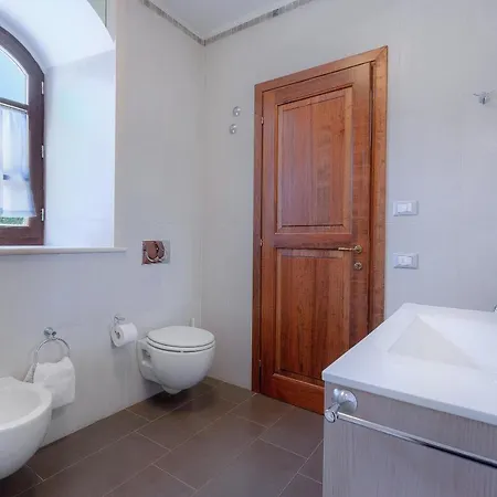 Tenuta Pakravan Papi Aparthotel 4*