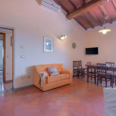 Tenuta Pakravan Papi Aparthotel