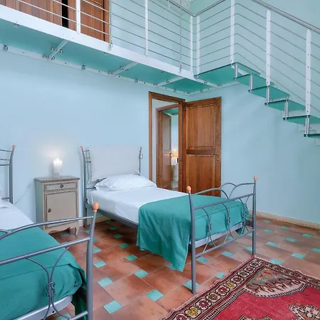Tenuta Pakravan Papi 4*