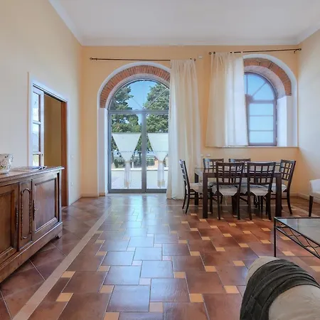 Tenuta Pakravan Papi Aparthotel Riparbella