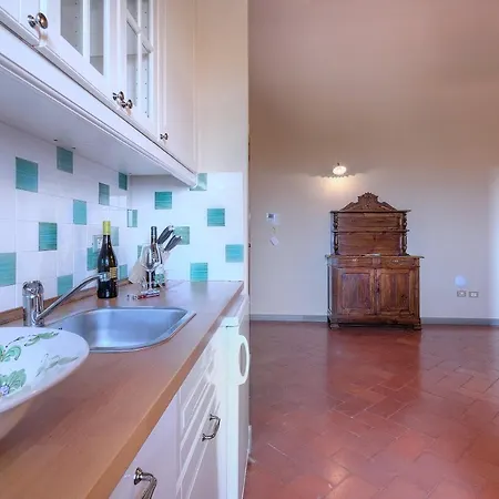 Tenuta Pakravan Papi 4*
