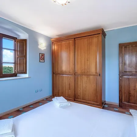 Tenuta Pakravan Papi Aparthotel