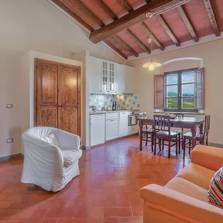 Tenuta Pakravan Papi 4*